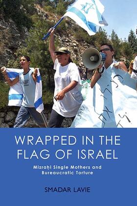 WRAPPED IN THE FLAG OF ISRAEL | Buch | 978-1-78238-222-5 | sack.de